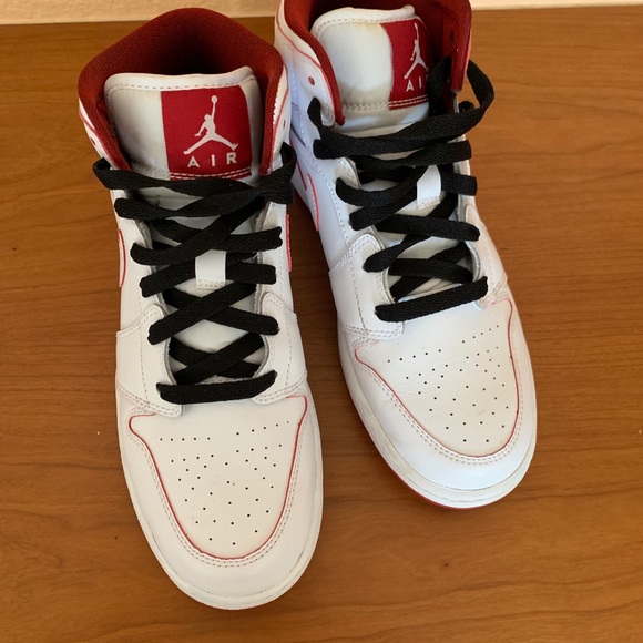 Jordan Shoes - LIKE NEW JORDAN 1
